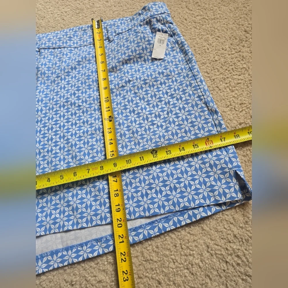 NWT Old Navy Women's Plus Size 30 Blue Tile Pattern High Rise Short Pixie Shorts - Picture 5 of 11